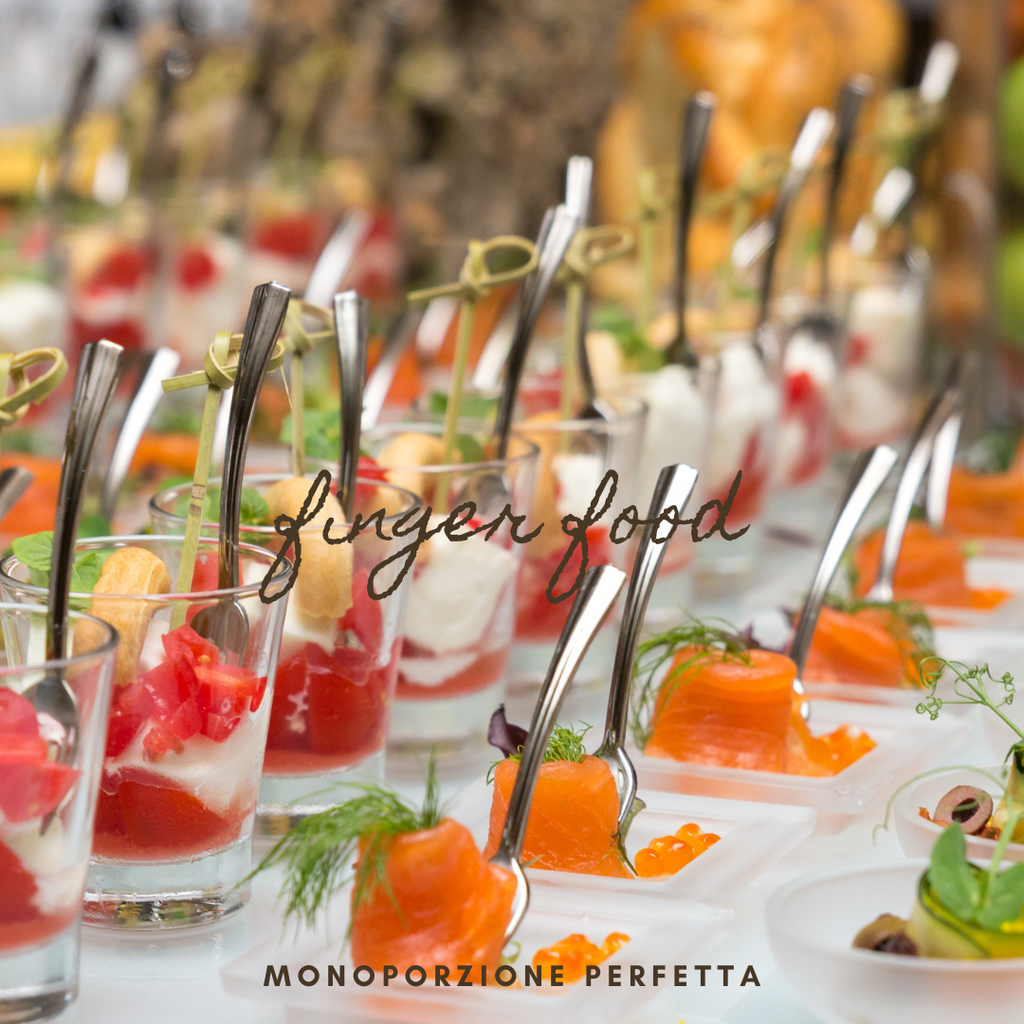 Contenitori per monoporzioni adatti alla preparazione di aperitivi, primi e dolci