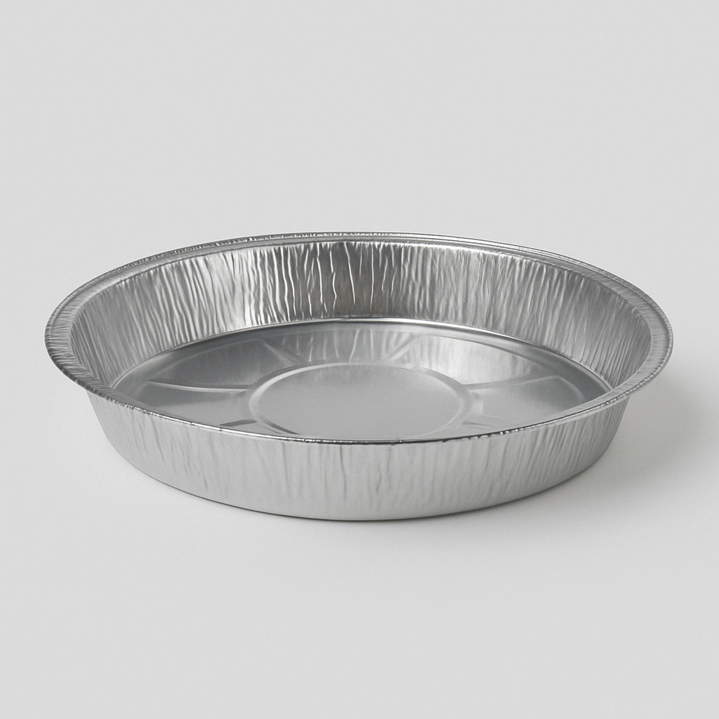 Stampo in alluminio per alimenti largo 22 cm su sfondo bianco