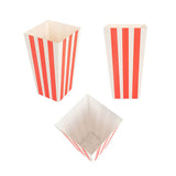 Contenitore per pop corn a righe verticali bianche e rosse mostrato in tre diverse prospettive