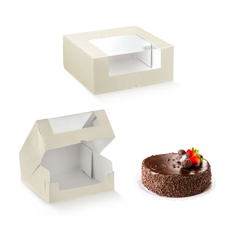 Scatola cartone bianco per torta  con finestra, mostrata chiusa ed aperta vicino ad una torta di cioccolato