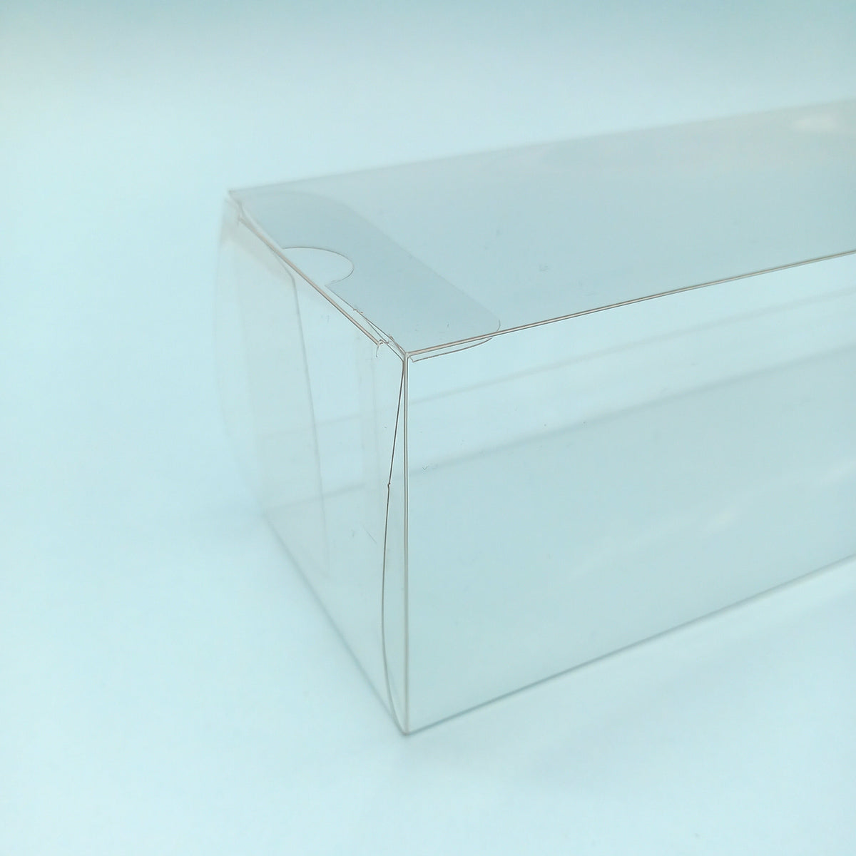 Dettaglio di scatola di plastica trasparente 