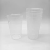 Bicchiere di plastica riutilizzabile mostrato singolo ed impilato