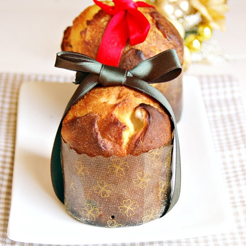 Mini panettone nel suo stampo e con fiocco verde 