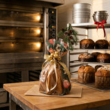 Bista panettone trasparente in un forno