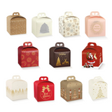 Insieme di scatole di panettone con diversi colore e grafiche