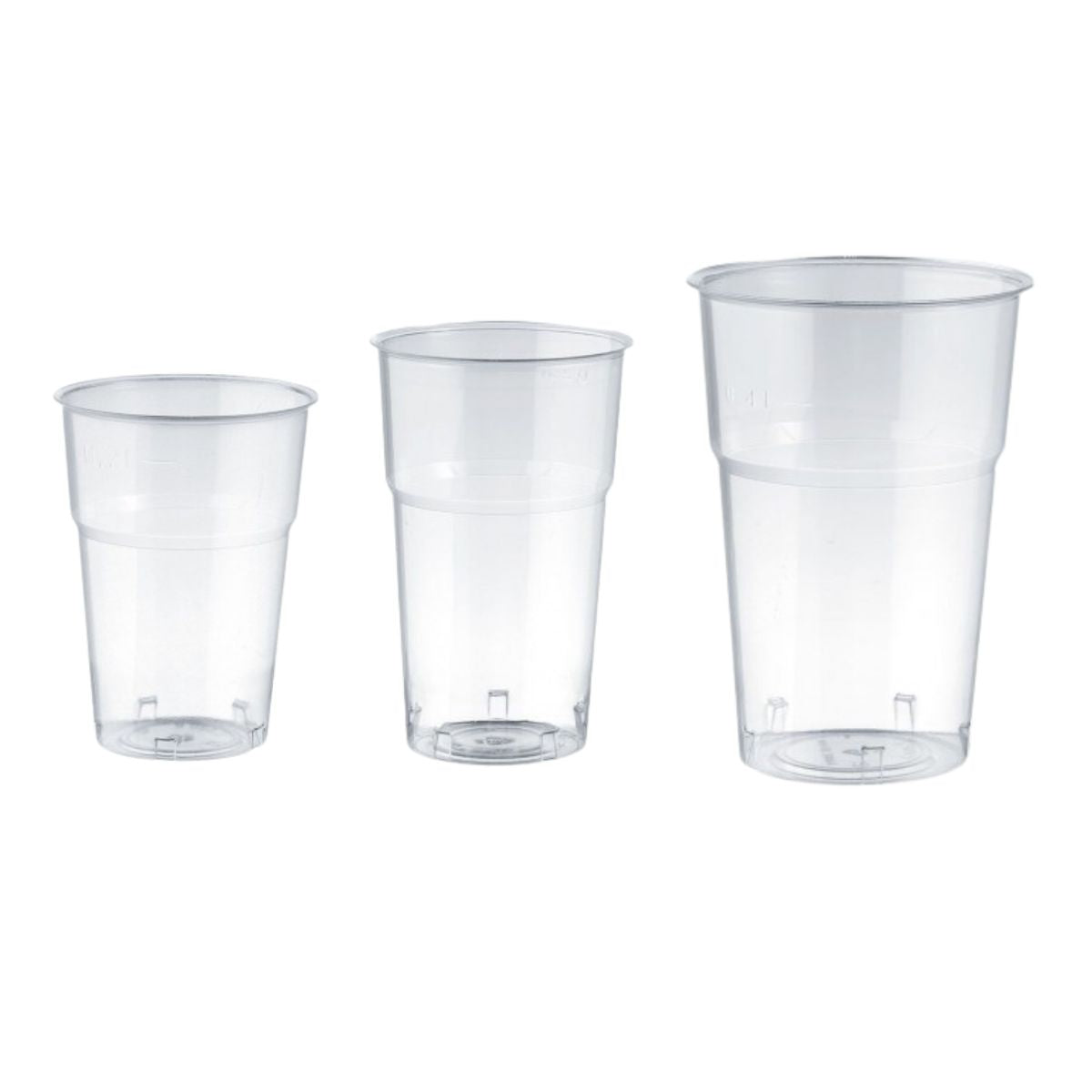 Tre bicchieri di plastica monouso trasparenti, diverse misure 
