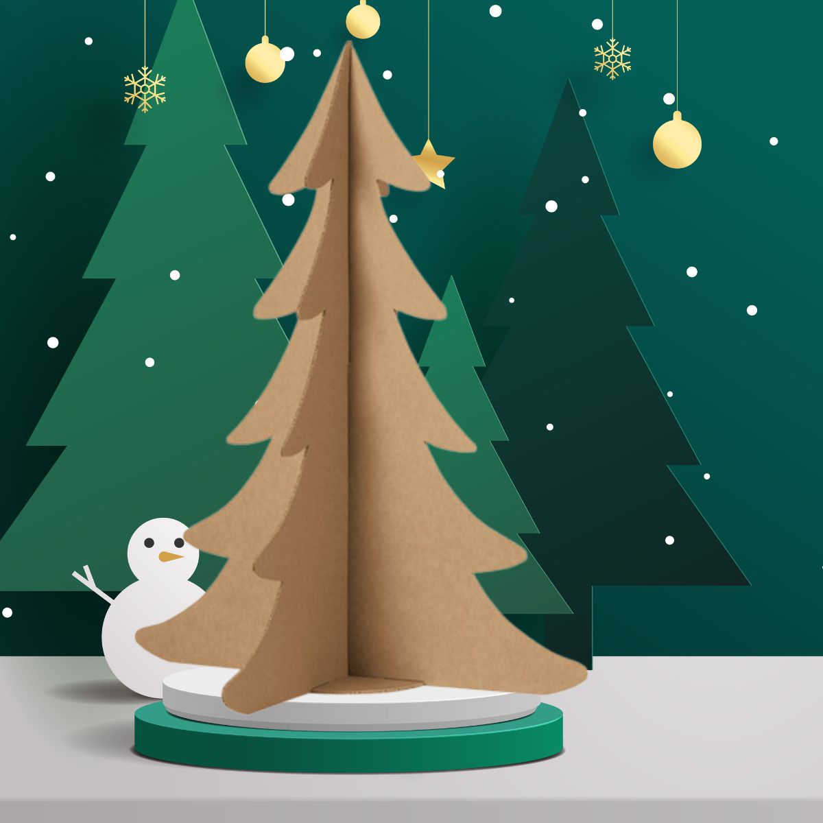 Albero di natale in cartone color verde, e color avana, mostrato allestito, nelle sua varianti di dimensione e colore