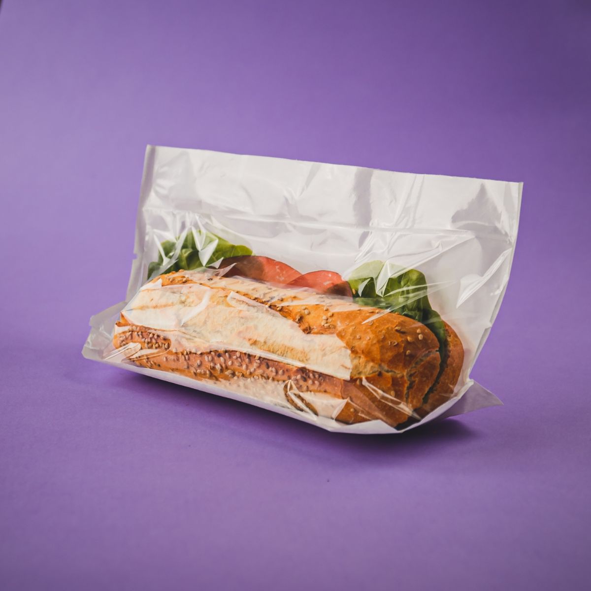 Busta trasparente con panino, chiusa 