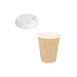 Bicchiere take away di carta color avana e suo coperchio di plastica 