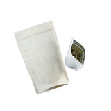 Busta bianca con zip, vista distesa e da sopra aperta cons emi dentro 