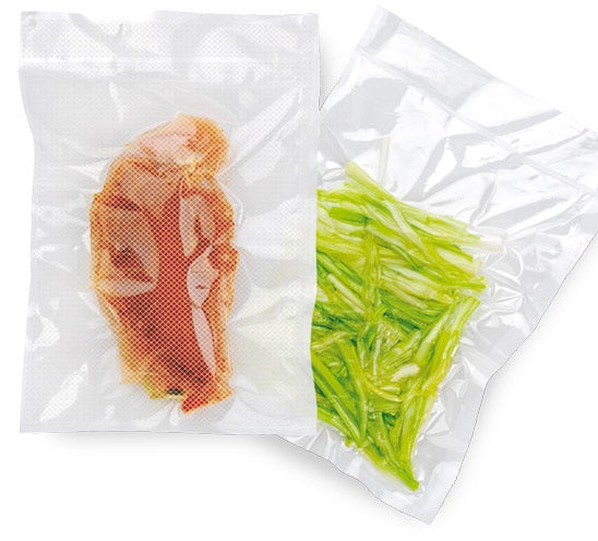Buste sottovuoto, mostrate chiuse con alimenti all'interno
