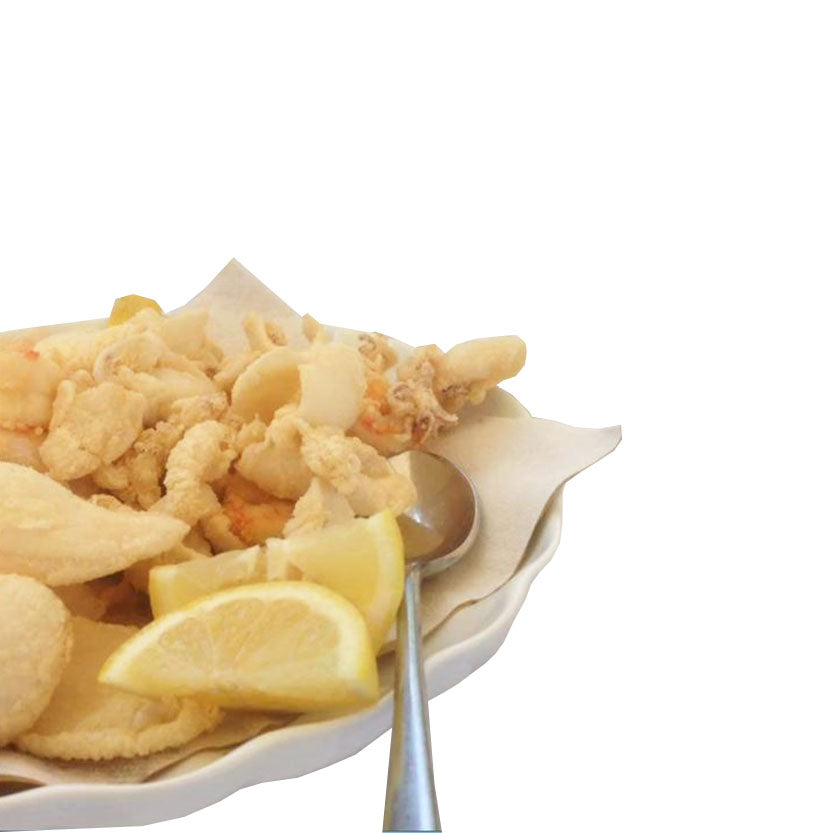 Dettaglio di piatto con frittura di pesce