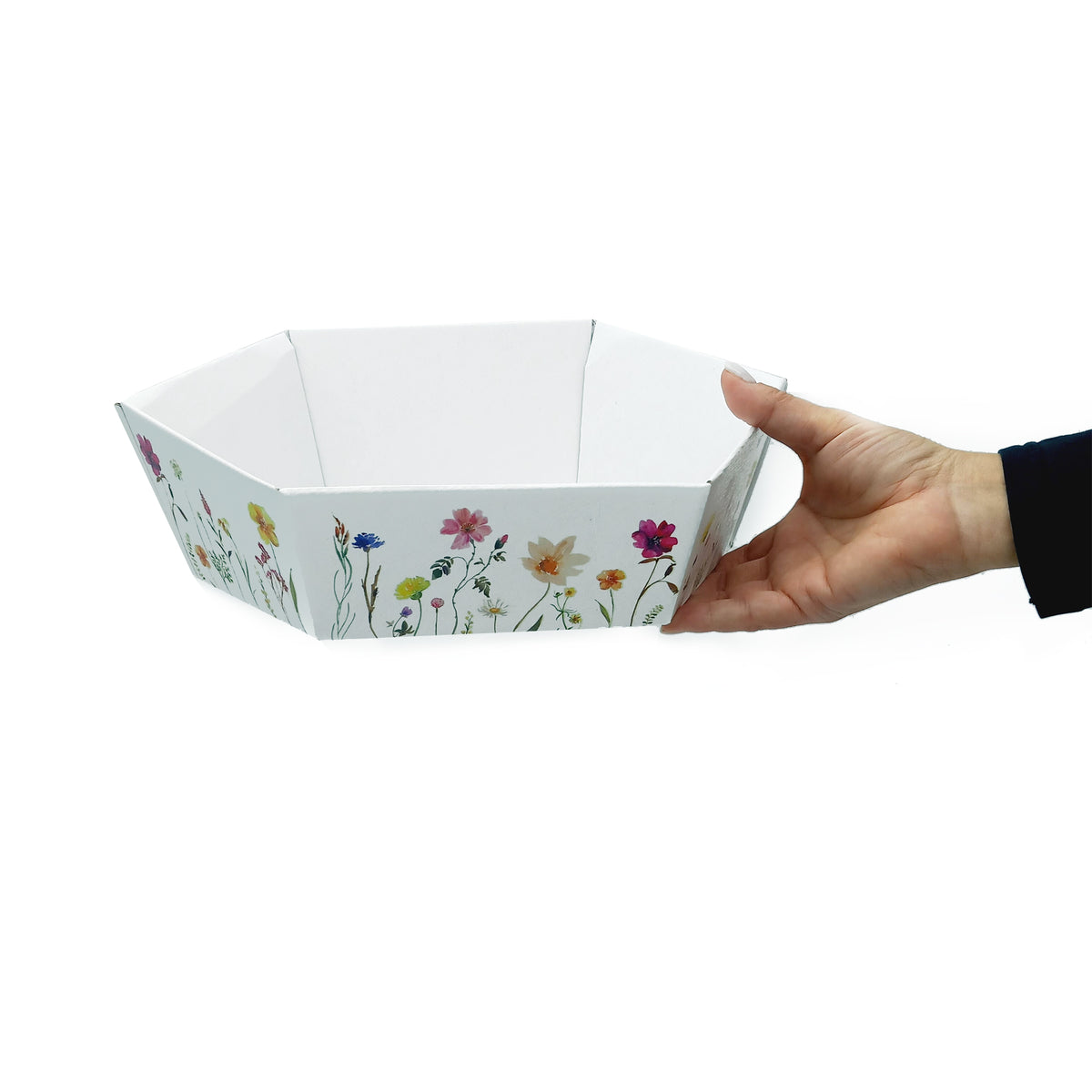 Cesto esagonale bianco con motivi floreali adatto alla Pasqua