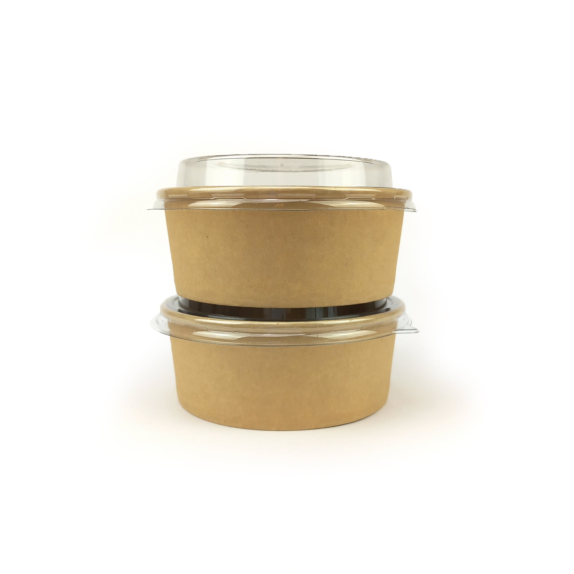 De ciotole avana con coperchio trasparente impilate 