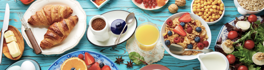 Banner per colazione con elementi di colazione 
