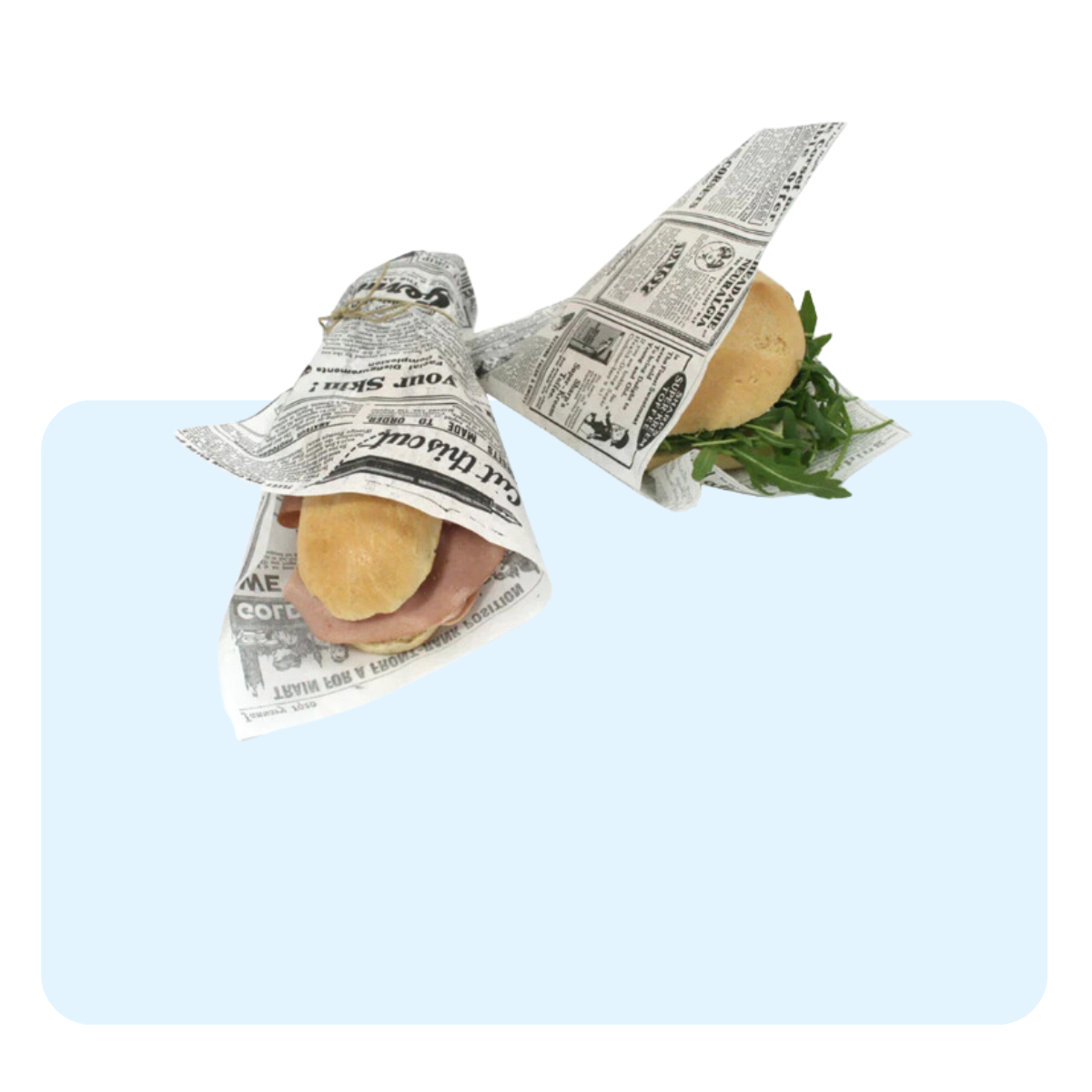 Banner con sfondo azzurro con: due panini avvolti in carta alimentare fantasia giornale 