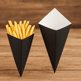 Cono per fritto in cartoncino antigrasso nero nella parte esterna e bianco nella parte interna più formati disponibili