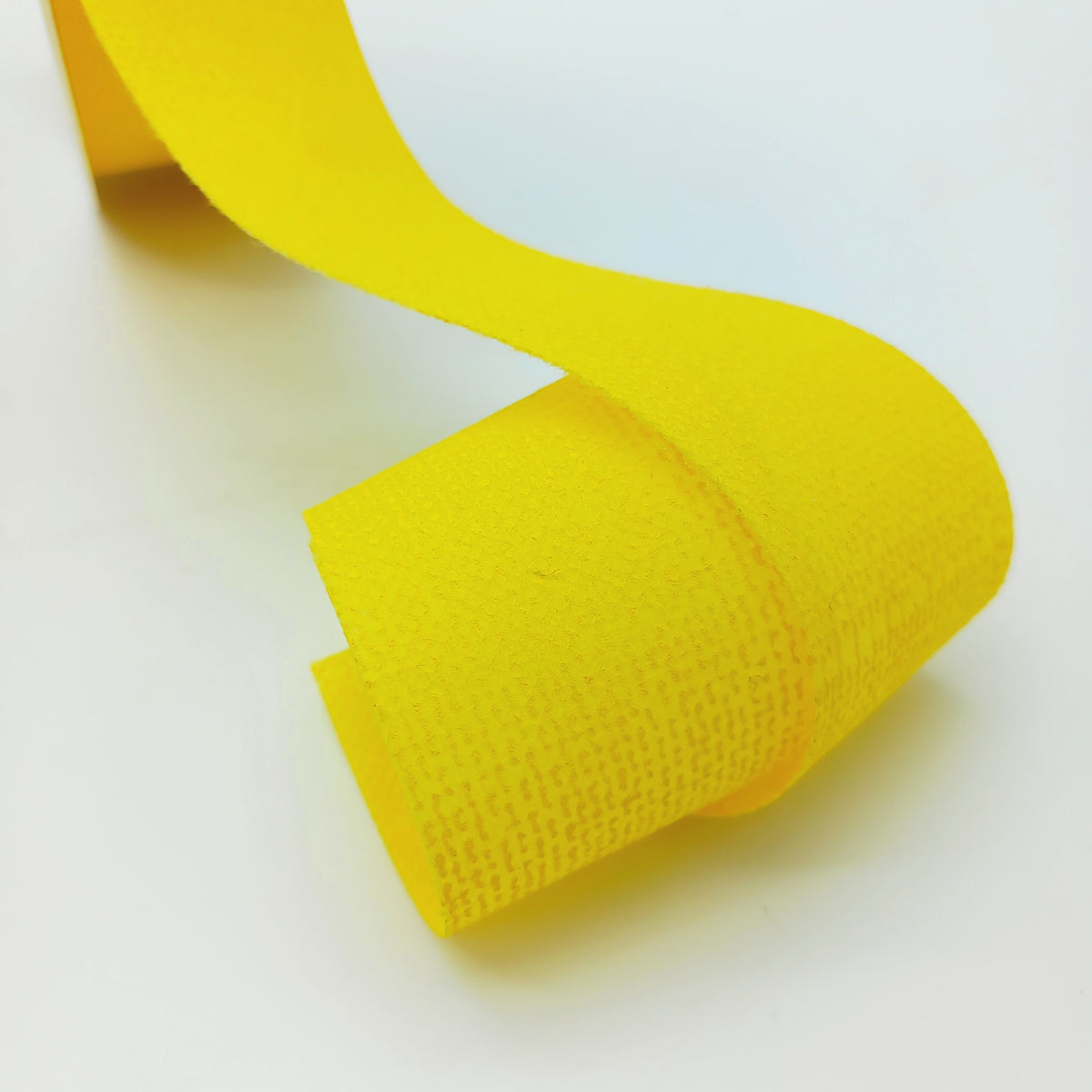 Nastro in tnt color giallo dettaglio 
