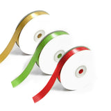 Nastri di raso colori differenti nelle loro bobine