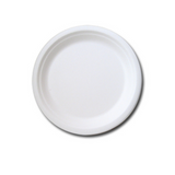 Piatto piano bianco in materiale bio su sfondo bianco