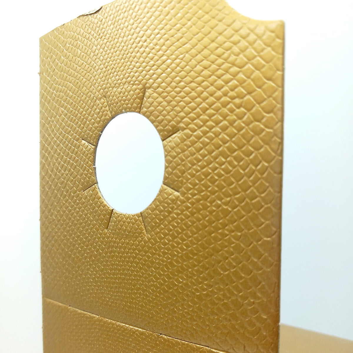 Porta bottiglia color oro dettaglio