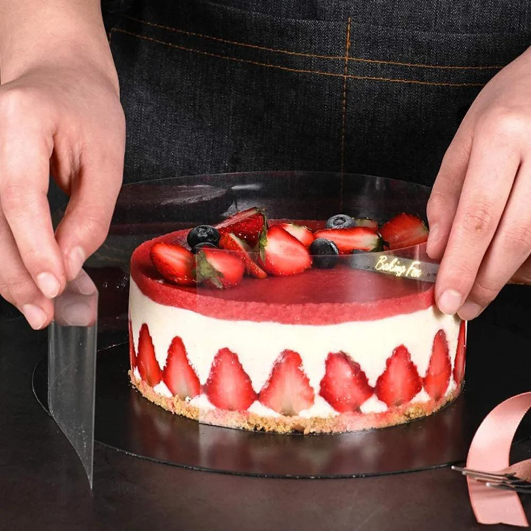 Rotolo acetato attorno ad una torta 