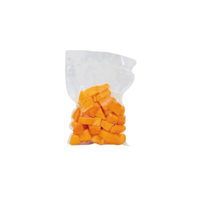 Sacchetto sottovuoto con all'interno cubetti di zucca