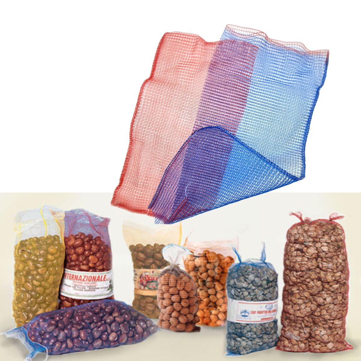 sacchetti a rete pieni di castagne, varie forme e colori 