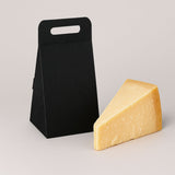 Scatola per parmigiano, nella versione nera a fetta di formaggio di fronte