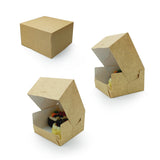 Scatola porta torte color avana mostrata chiusa, aperta da un lato e spostata