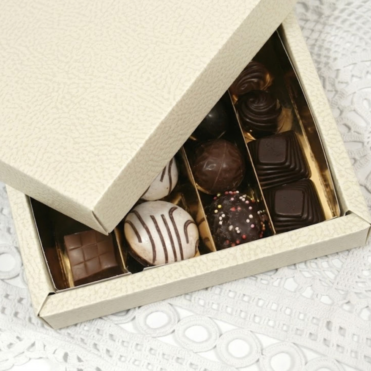 Scatola di cioccolatini aperta