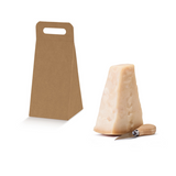 Scatola per formaggio di cartone color avana vicino ad un pezzo di formaggio 