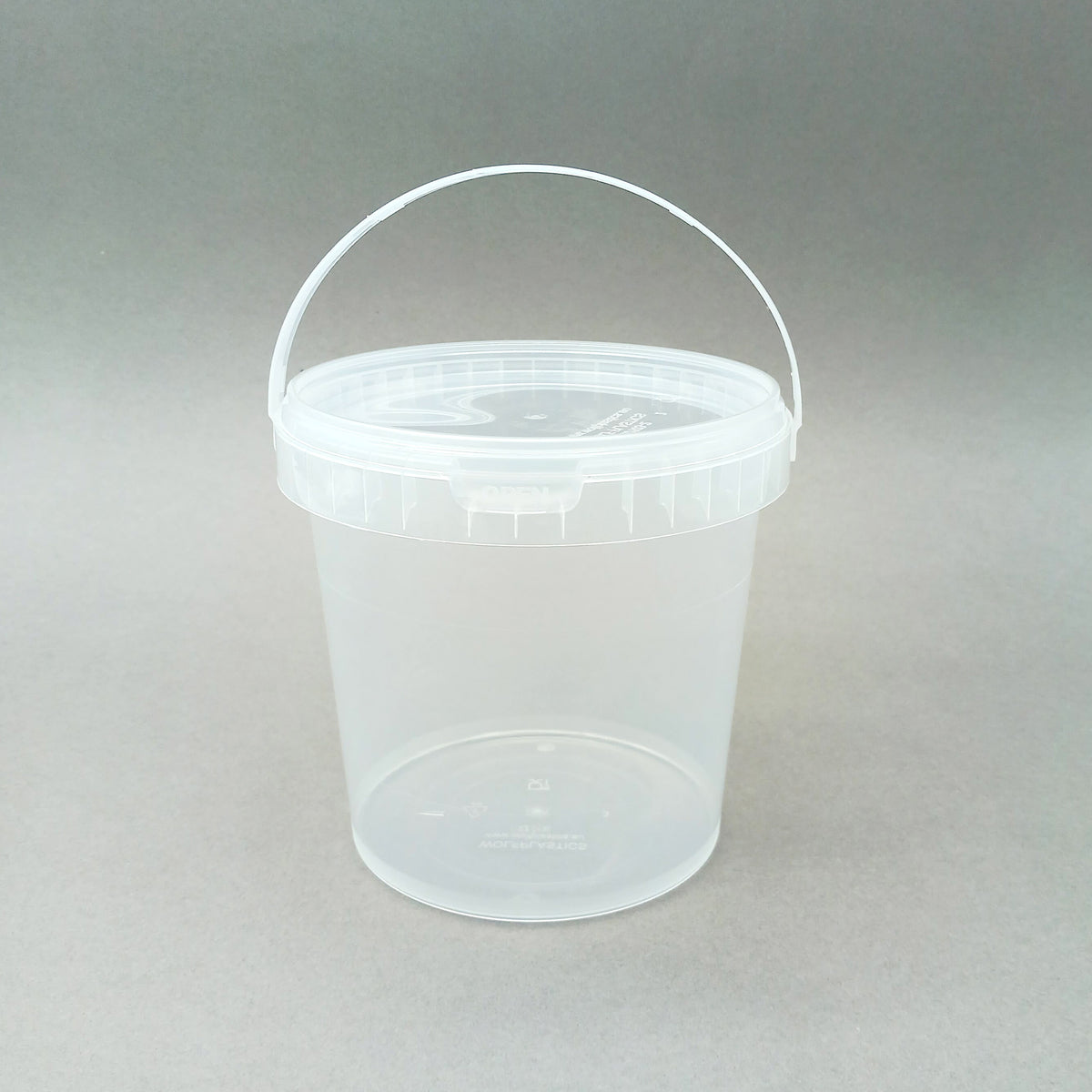 Secchiello trasparente in plastica per pet food. Vuoto 
