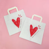 Shopper di carta bianca con cuore e scritta bello essere con te 