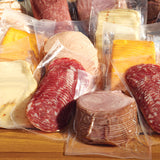 Insieme di prodotti alimentari mostrati sottovuoto