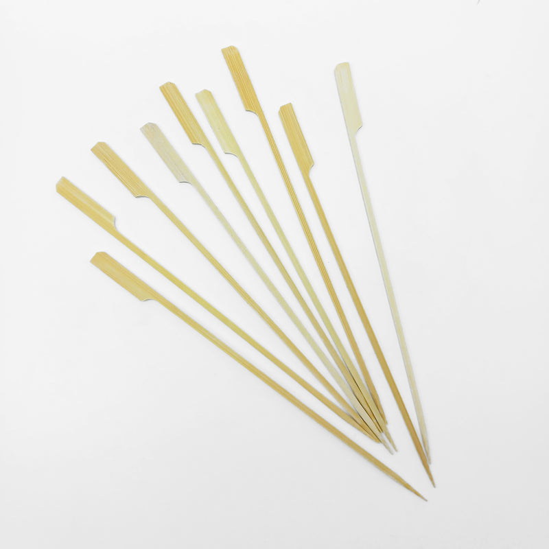 Vari spiedi di bamboo