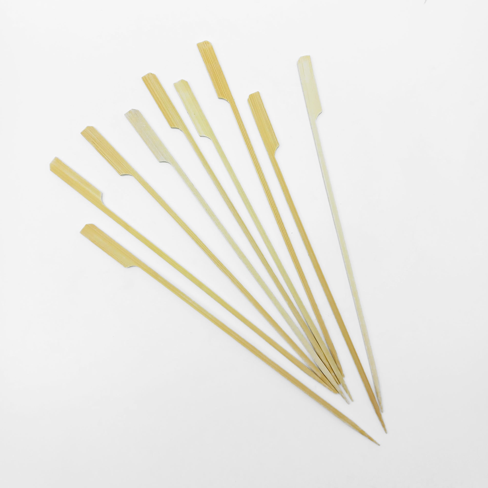 Vari spiedi di bamboo