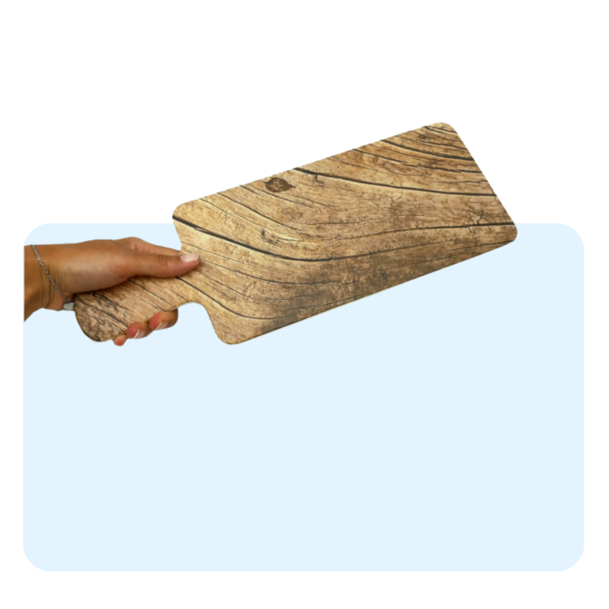 Banner con sfondo azzurro con: tagliere 