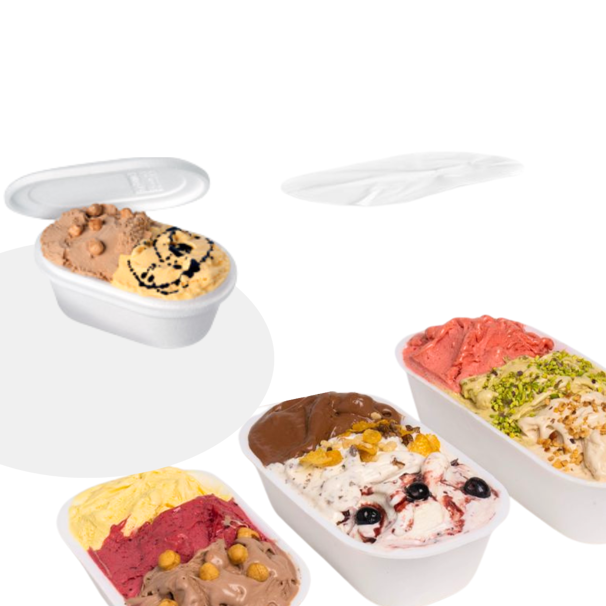 Varie vaschette da gelato ripiene di gelato