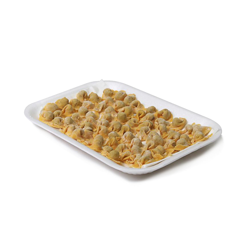 Vassoio di carta pieno di cappelletti