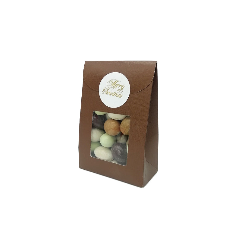 Confezione di confetti marrone, con finestra chiusa con etichetta tonda Merry Christmas