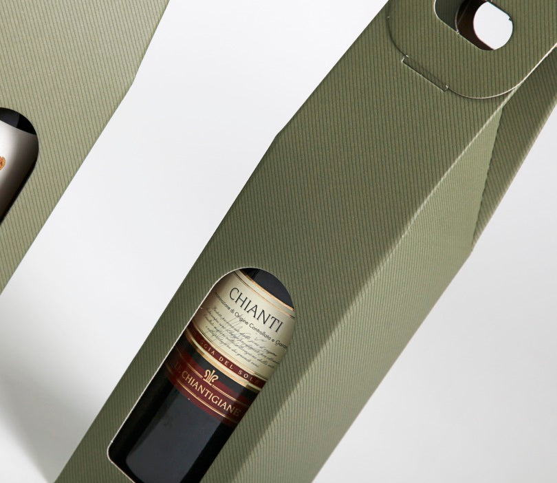 Scatola porta bottiglia con finestra, verde, con dentro bottiglia di Chianti
