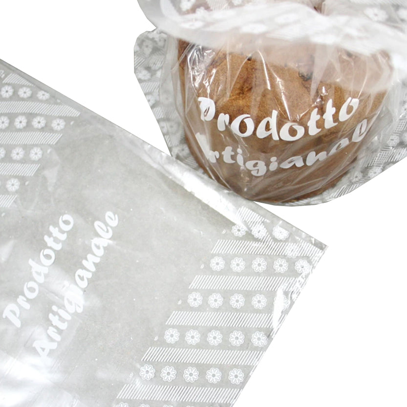 Busta di plastica con scritta prodotto artigianale, una vuota ed una con un panettone dentro