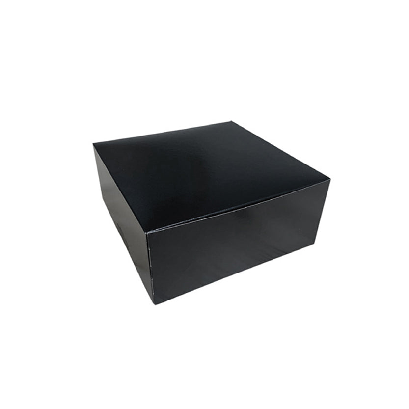 Scatola nera di cartone porta paste chiusa