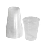 Bicchiere di plastica monouso, mostrato vuoto ed impilato 
