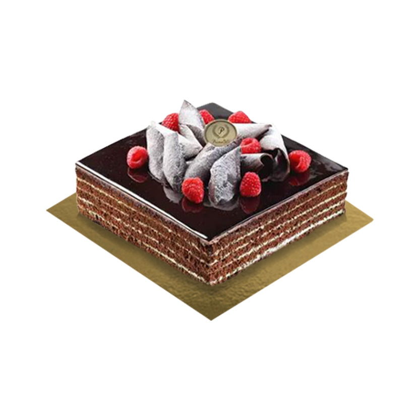 Dolce rettangolare su piatto quadrato dorato monoporzione 