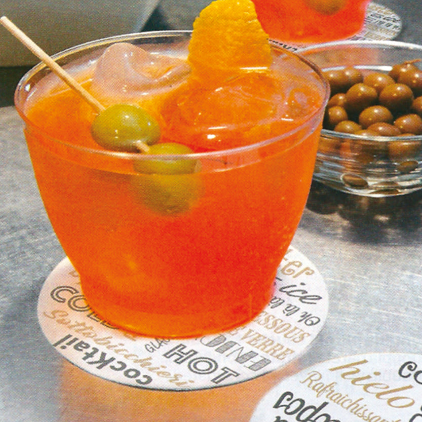 Bicchiere con spritz se sottobicchiere di carta con fantasia parole 