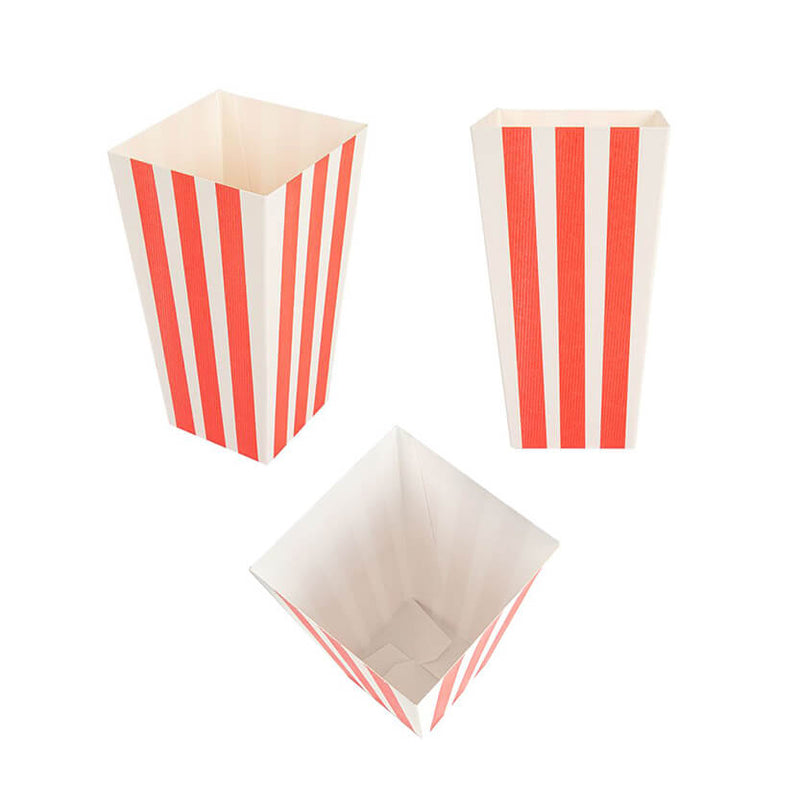 Contenitore per pop corn a righe verticali bianche e rosse mostrato in tre diverse prospettive 