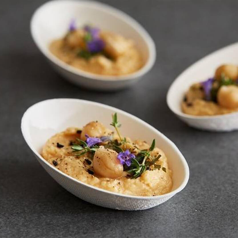 Coppette ovali monoporzioni piene di finger food 