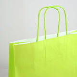 Dettaglio shopper di carta color verde acido